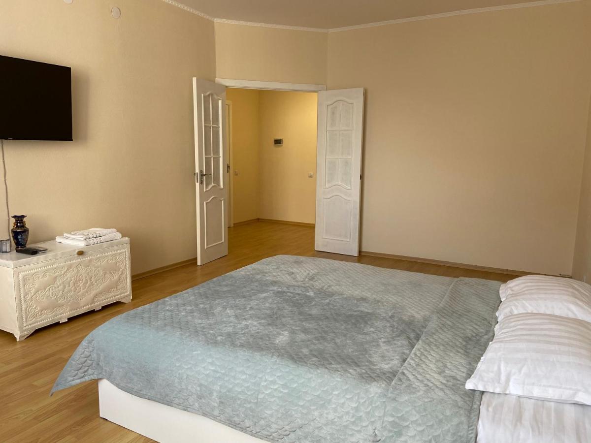 Apartment in the city centre アスターナ エクステリア 写真